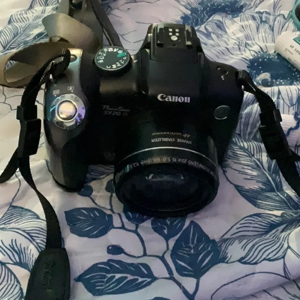 Canon PowerShot SX20 IS Black Digital Camera